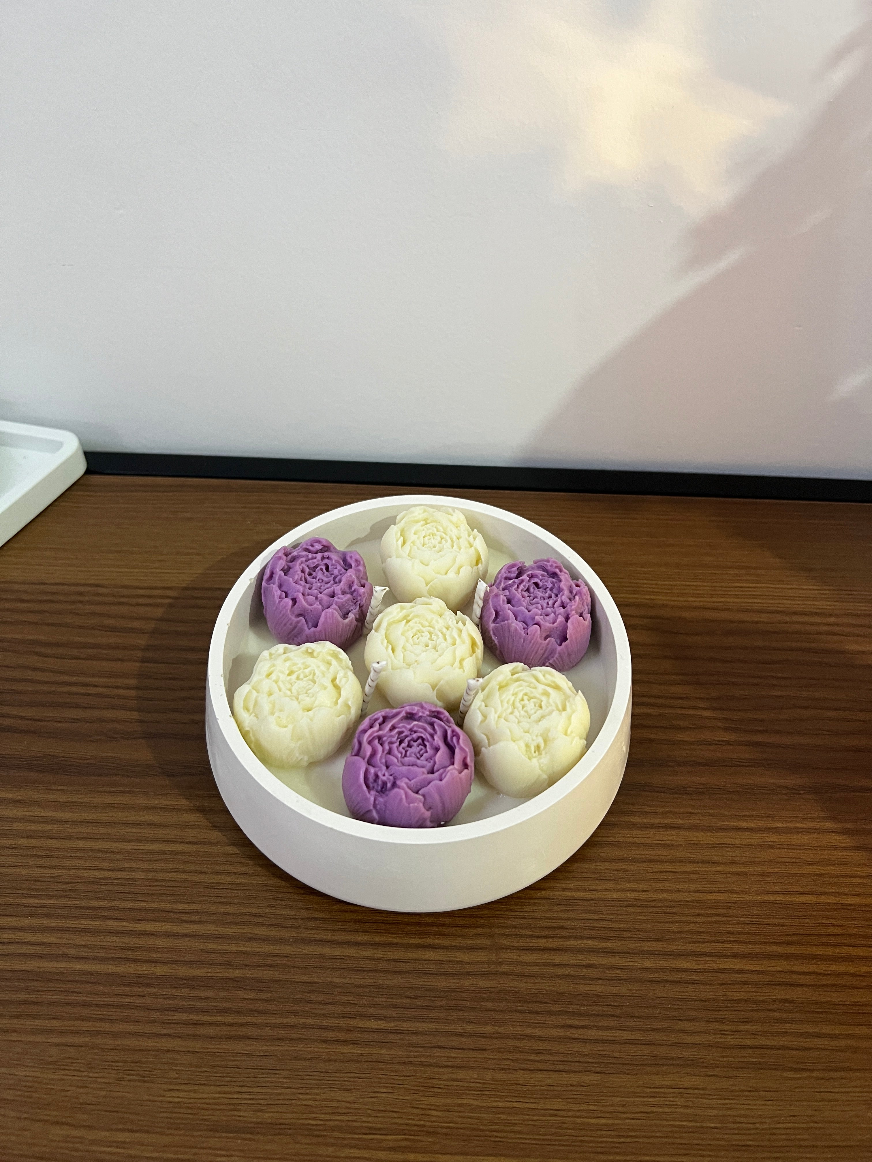 Vela aromatica floreciente